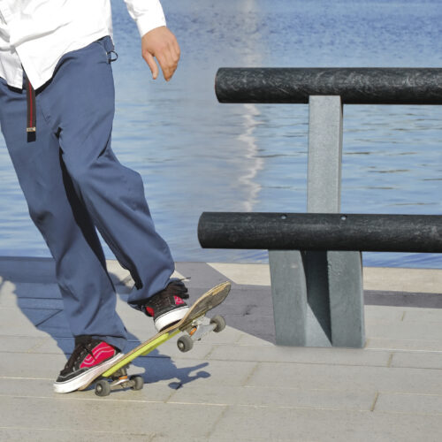 Skate parkbank Level X 10 Parkbank model Level X. Door hun vormgeving worden dit ook wel skate-banken genoemd.